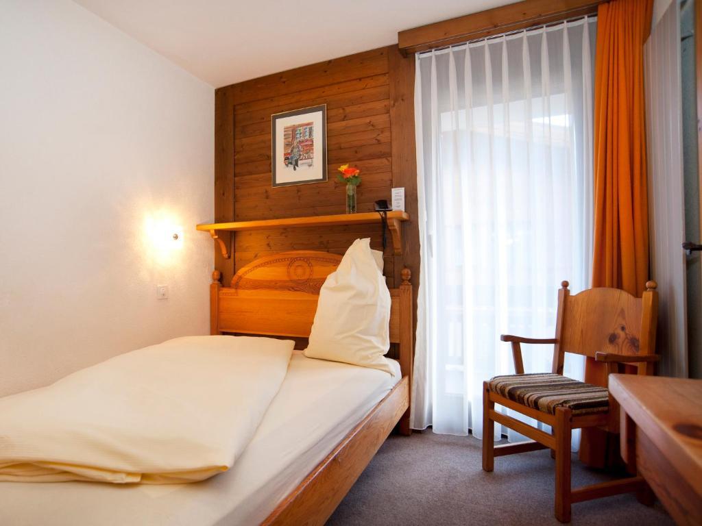 Ambiente Guesthouse Saas Fee Quarto foto